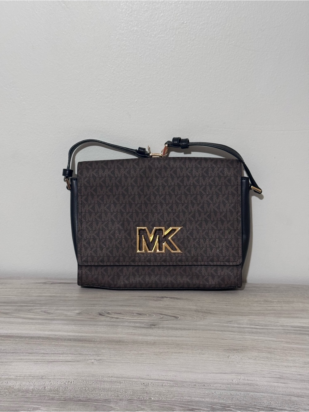 NWOT Defect Michael Kors Brown MK Logo Bag